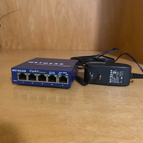 netgear gs105 v4 - Picture 3 of 6